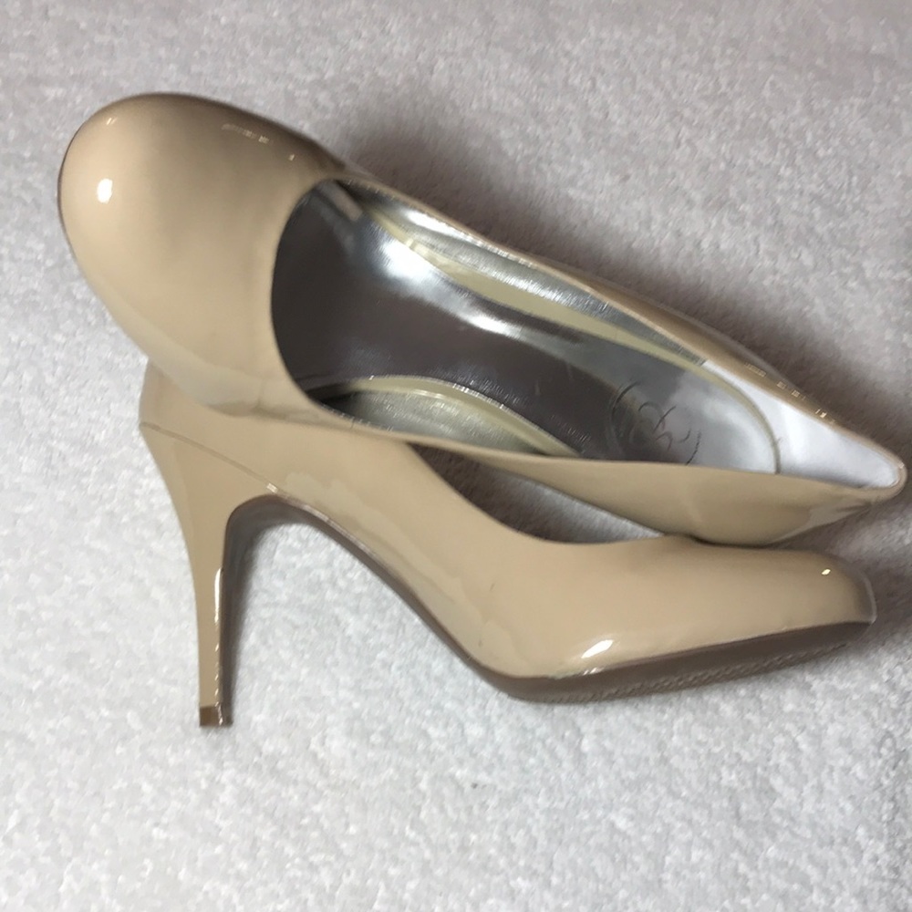 JESSICA SIMPSON WOMENS BEIGE HEELS